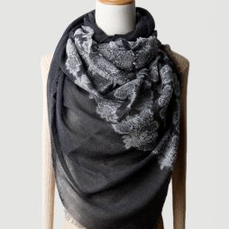 Womens water soluble wool shearling scarf versatile and suitable for spring, autumn, and winter, warm neck warmer, air-conditioned shawl. Cover Image