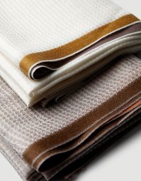 200-count wool scarf honeycomb pattern and color fringing wool shawl womens lightweight warm scarf for autumn and winter Cover Image